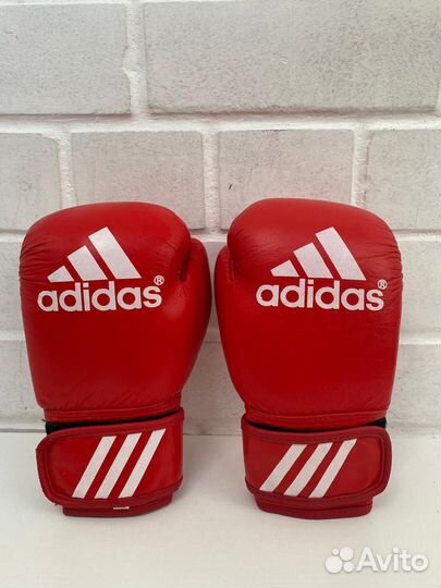 Боксерские перчатки