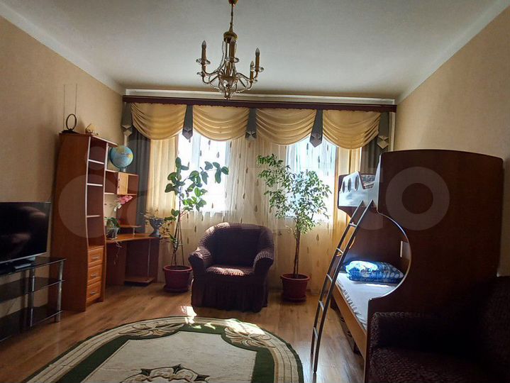 2-к. квартира, 71 м², 4/4 эт.