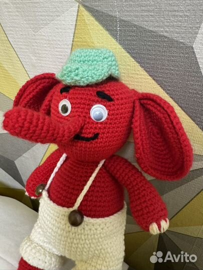 Вязаная игрушка Слоник