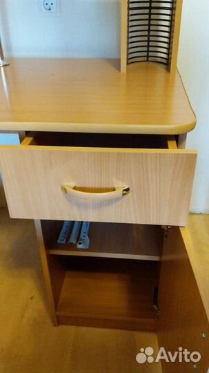 Компьютерный стол