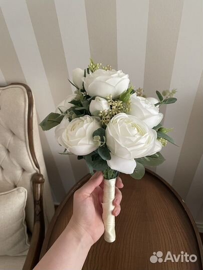 Букет невесты искусивенный