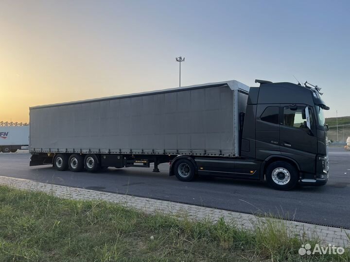 Volvo FH16 с полуприцепом, 2013