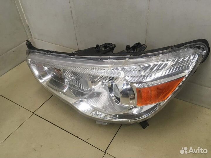 Б/У Б/У Фара левая не ксенонсломаны крепления