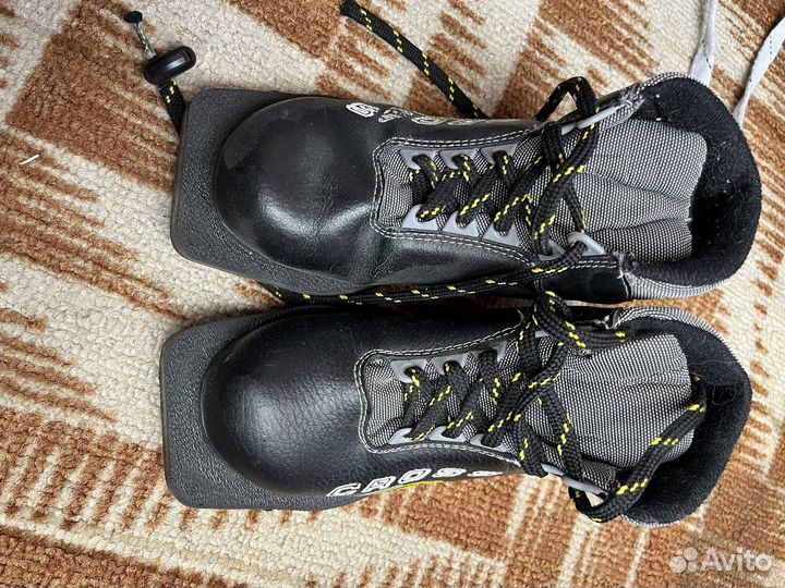 Лыжные ботинки