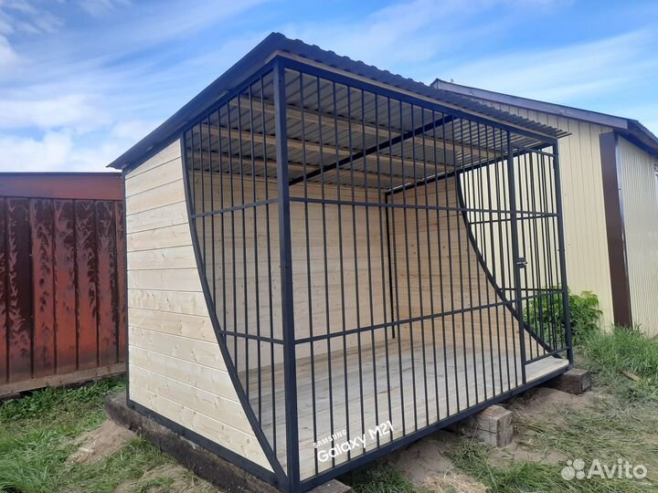 Вольеры и будки для собак