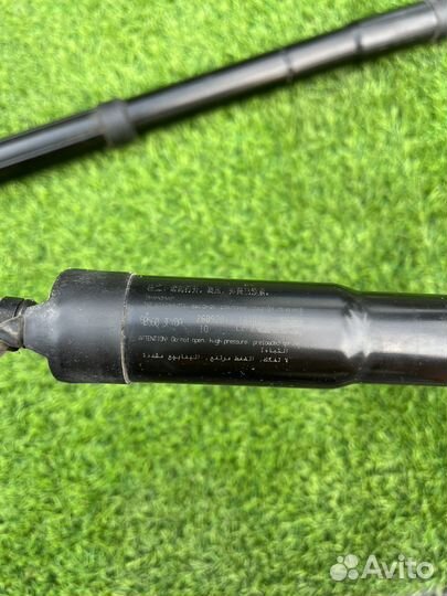 Амортизатор багажника Infinti fx37 qx70