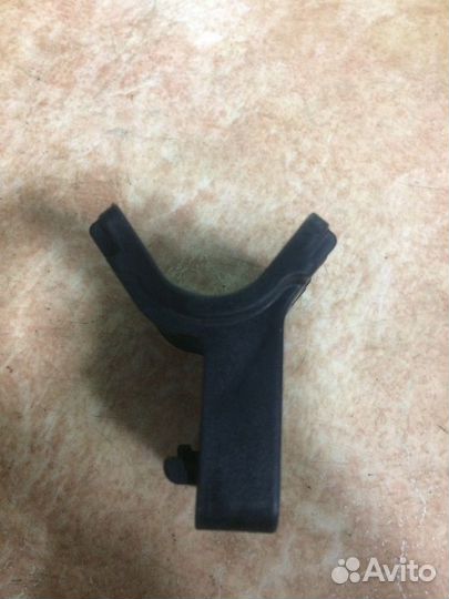 Кронштейн радиатора верхний Шевроле Круз Опель Аст