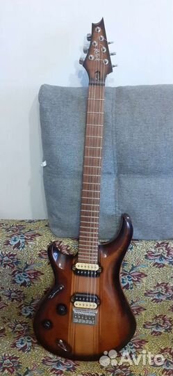 Электрогитара леворукая