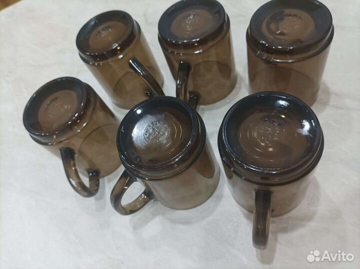 Набор кружек из тёмного стекла
