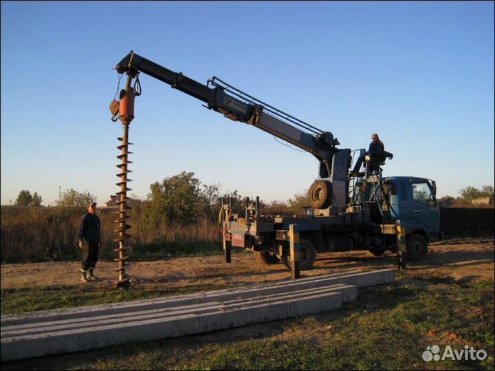 Установка опор и подключение электричества к дому