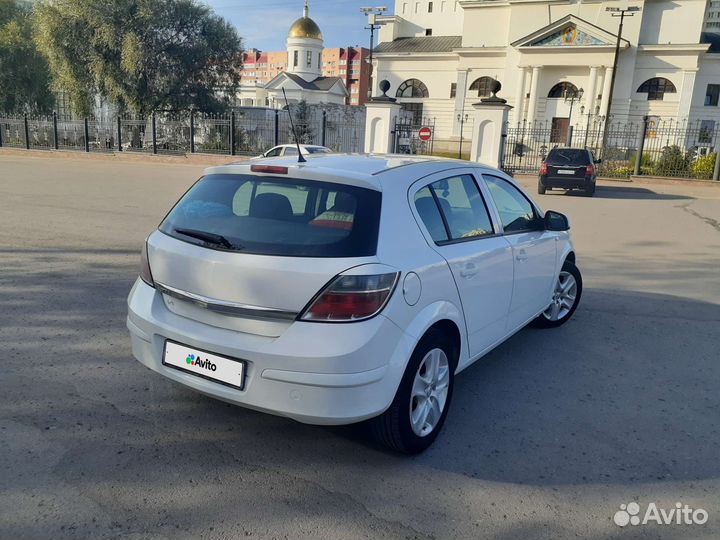 Opel Astra 1.6 МТ, 2011, 110 000 км