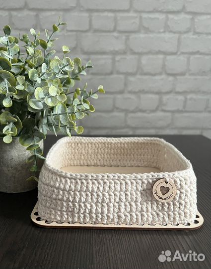 Корзинка вязанная (ручная работа)
