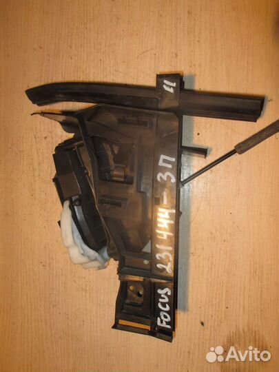 Замок двери задней правой (Ford Focus)