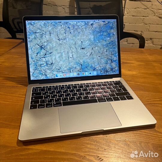 Apple macbook pro 13 inch (2017)