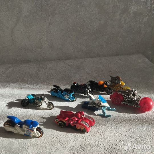 Hot wheels машинки