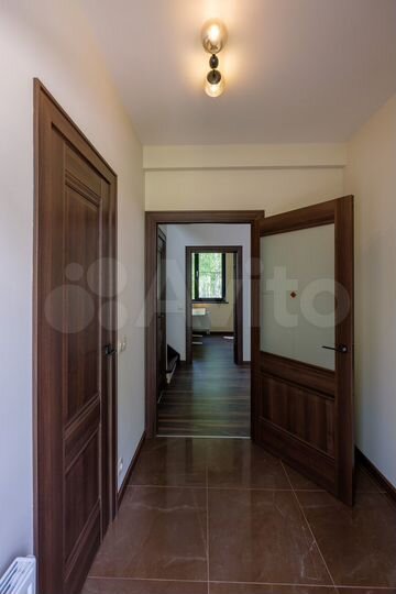 Дом 179 м² на участке 16 сот.