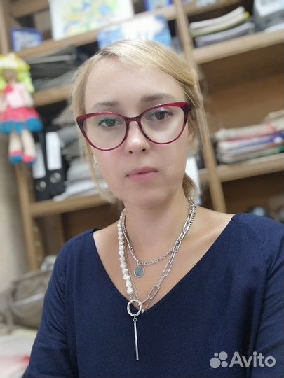 Продавец, оператор 1С, администратор