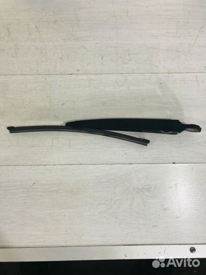 Поводок заднего дворника skoda yeti 1 рест 1.6 MT