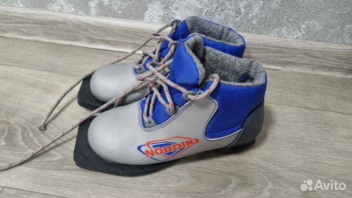 Лыжные ботинки