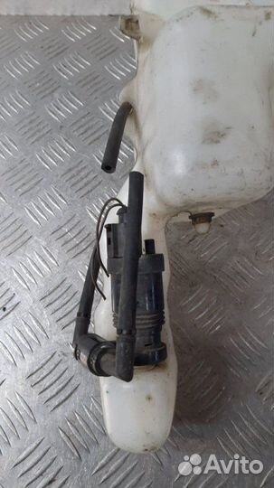 Бачок омывателя Dodge Caliber хэтчбек 2.0 2006