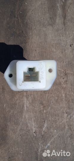 Резистор реостат печки Nissan Primera P12 QR25