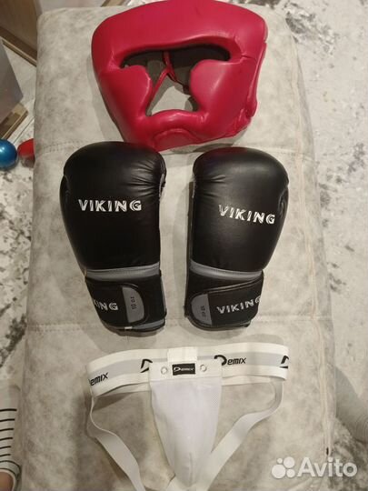 Боксерские перчатки 10 oz