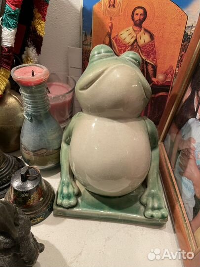 Статуэтки. Лягушки