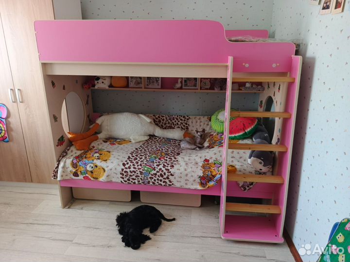 Кровать двухъярусная