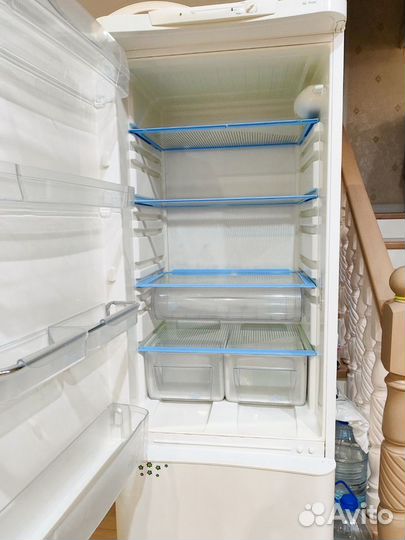 Холодильник indesit