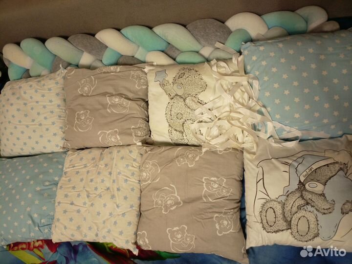 Бортики в детскую кроватку коса и подушки