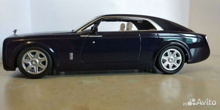 Модель автомобиля 1/24