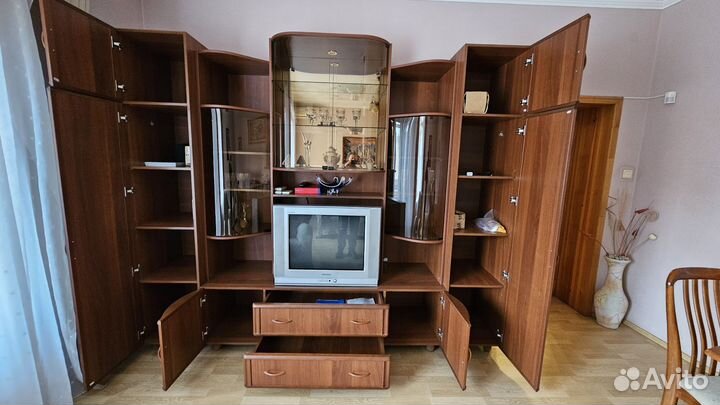 Стенка в гостиную бу