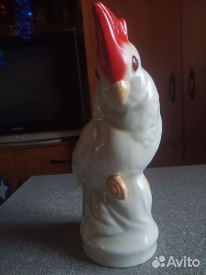 Фарфоровый попугай