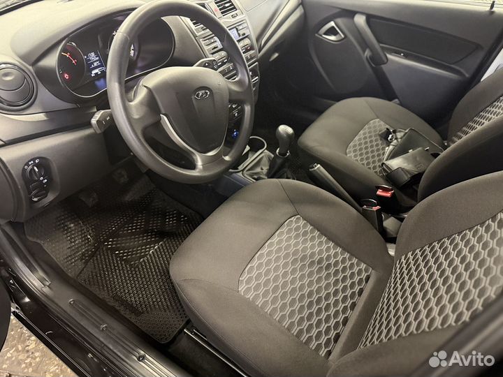 LADA Granta 1.6 МТ, 2023, 49 000 км