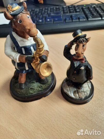 Фигурки лошадей