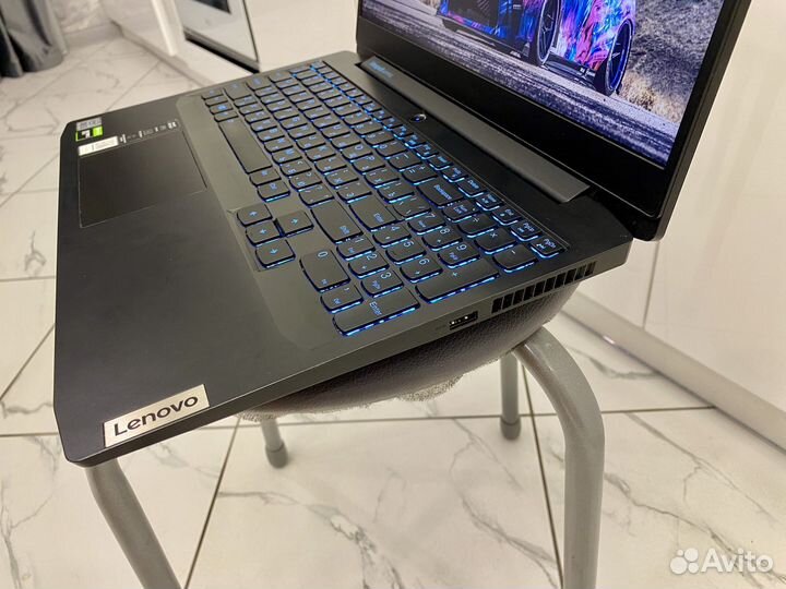 Lenovo i5-1030H/GTX 1650 ti DDR6/8Gb DDR4/SSD