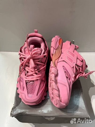 Balenciaga track