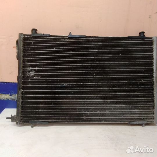 Продаю к пежо206 радиатор кондиционера буотл.сост