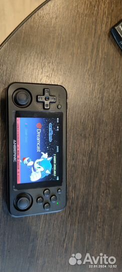 Портативная игровая приставка