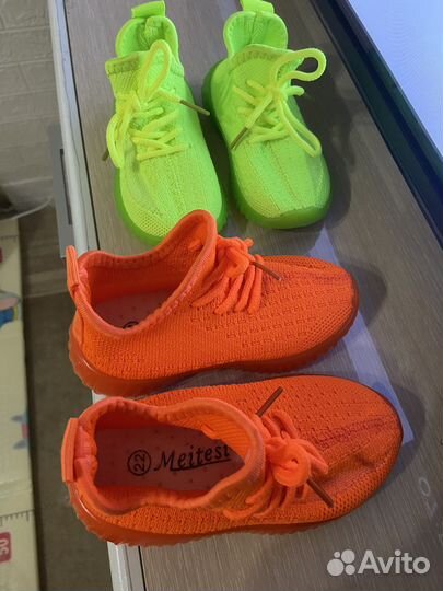 Кроссовки yeezy новые на девочку