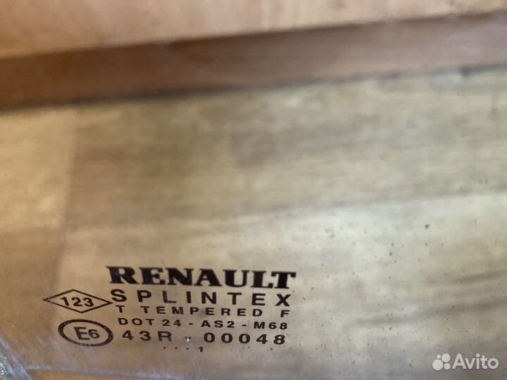 Renault scenic 1 заднее правое стекло двери
