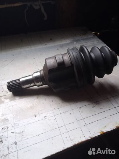 Внутренняя граната Тойота Раум