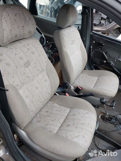 Передние сиденья Лада Калина 1