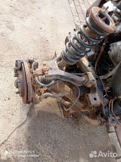 Передний подрамник на мицубиси паджеро 3 4 в сборе