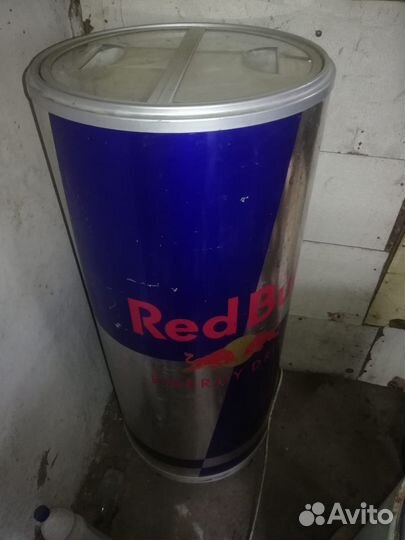 Холодильник Red Bull
