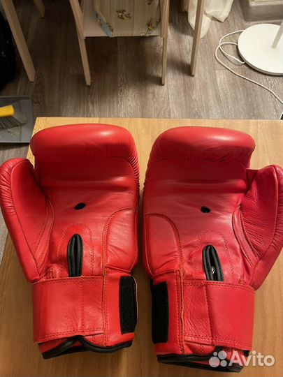 Боксерские перчатки