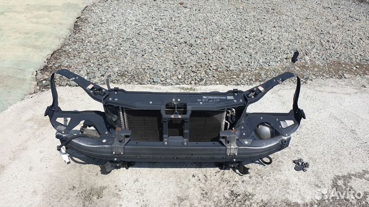 Телевизор в сборе на Mersedes-Benz W220 S