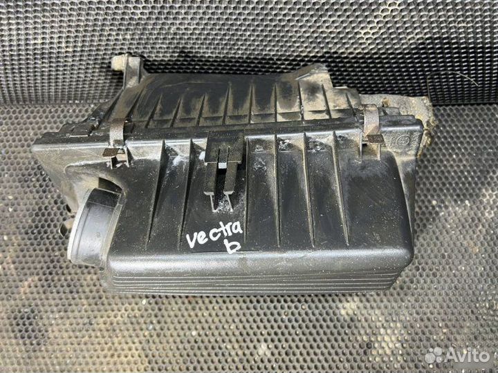 Корпус воздушного фильтра Opel Vectra B 1995-2000