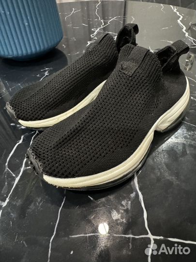 Кроссовки zara 30