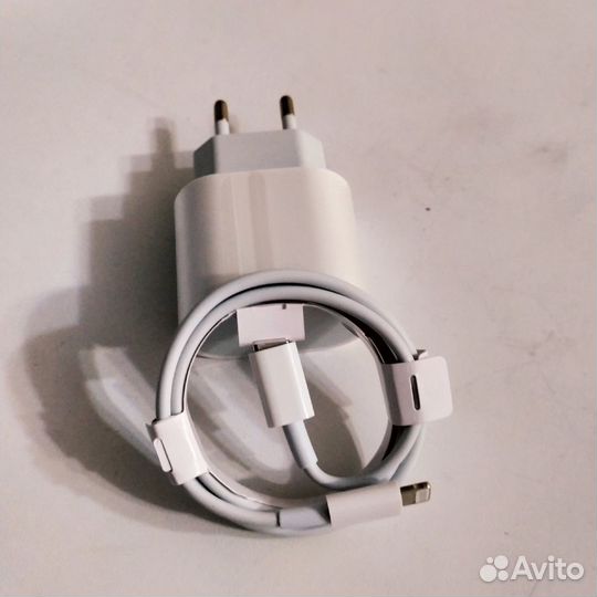 Зарядка на iPhone